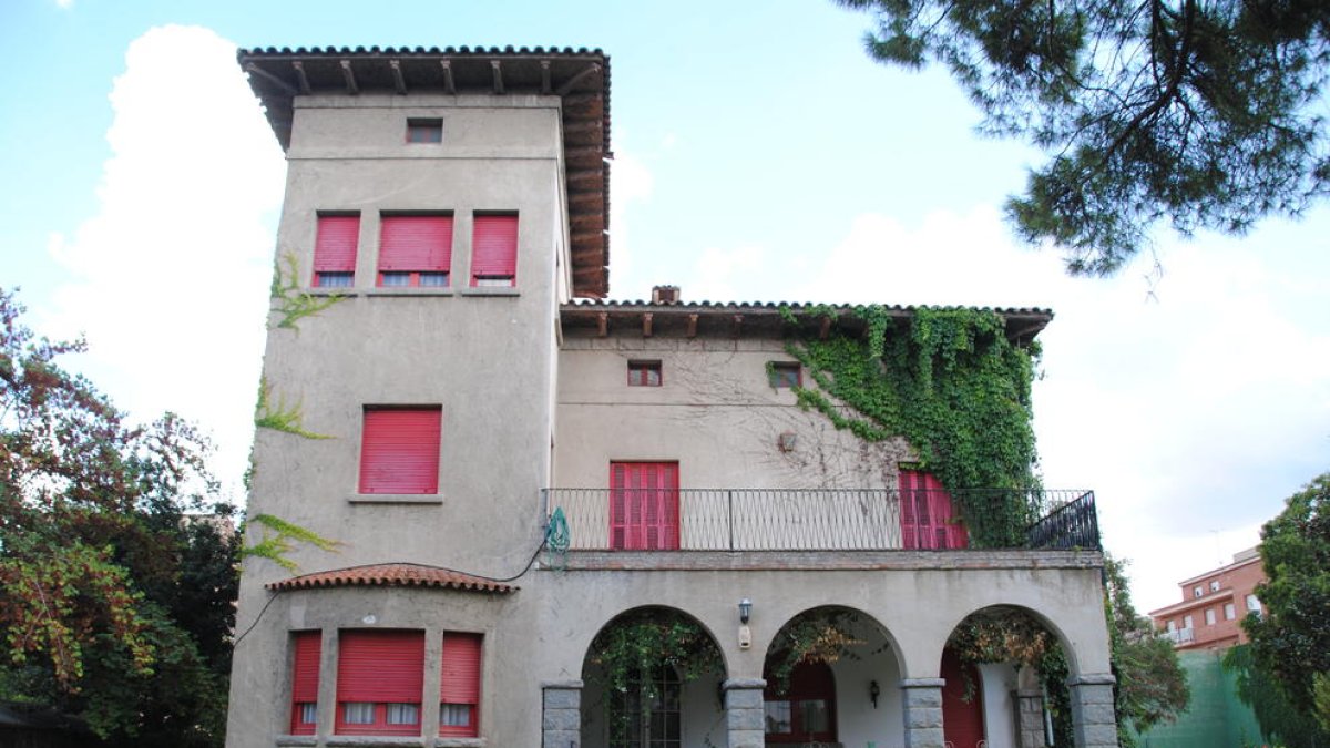 L’edifici municipal de Cal Castelló, que quedarà integrat a aquest complex de la residència.