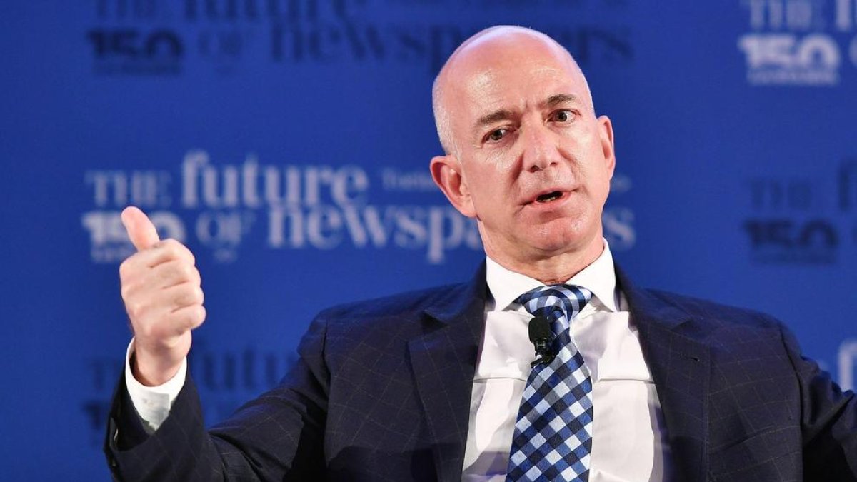  Jeff Bezos dejará la presidencia de Amazon a final de año.