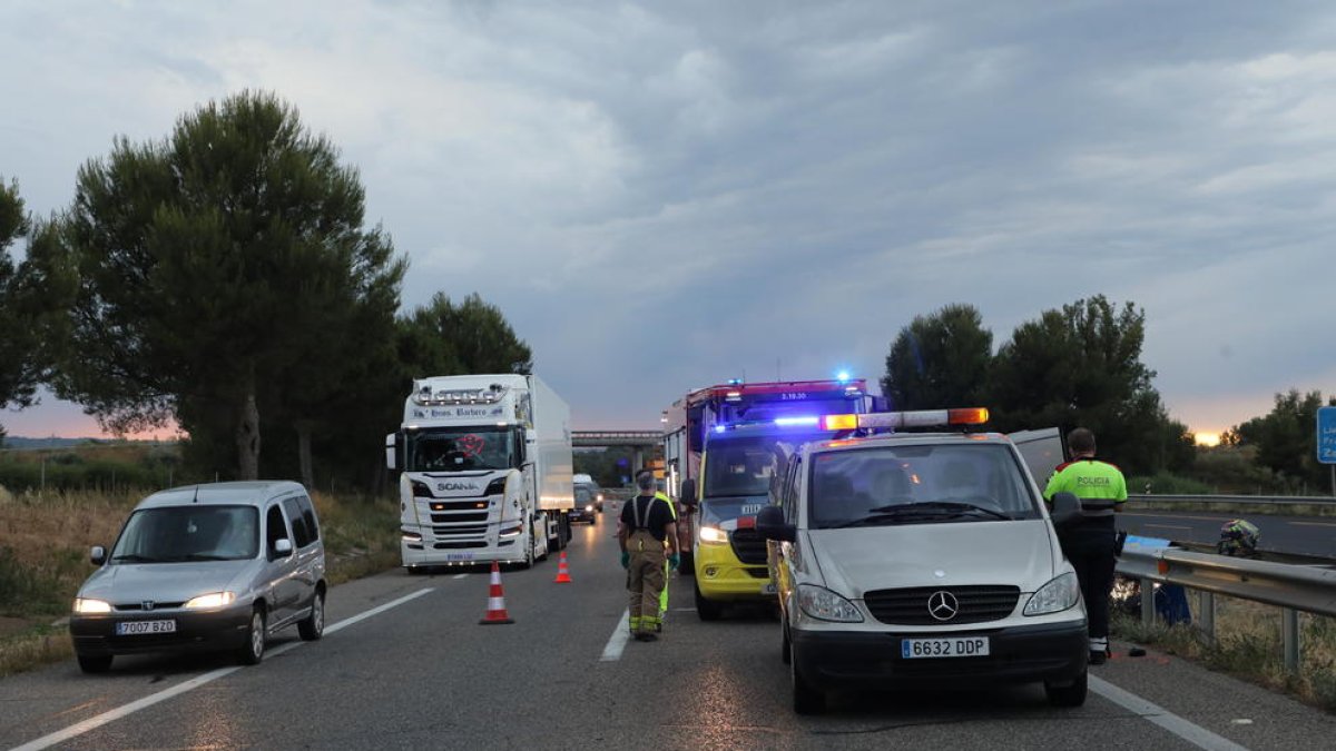 Un jove motorista de Lleida va morir divendres passat a l’A-2 a Alcoletge.