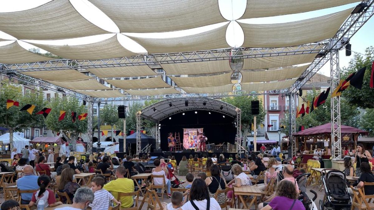 La plaça Mercadal acull el mercat medieval del certamen.