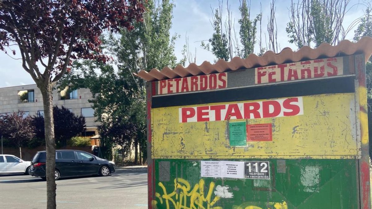 Una caseta de petardos en Lleida en una imagen de archivo.