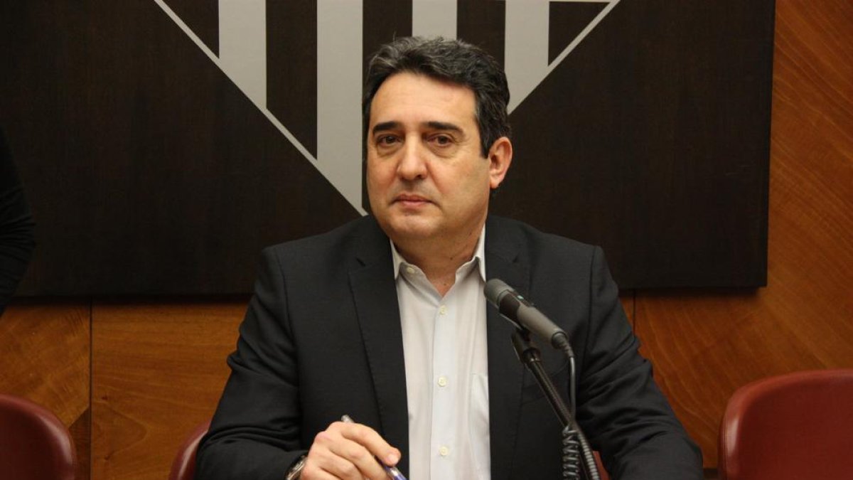 Manuel Bustos, al ple de renúncia el 2013 a Sabadell.