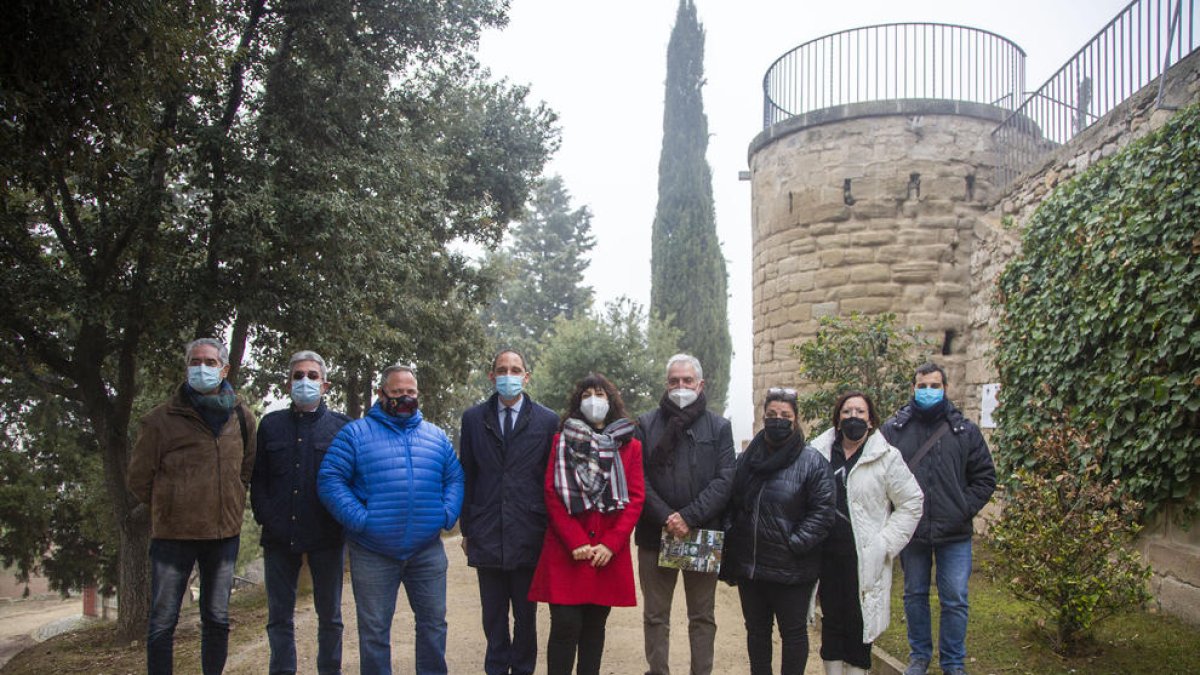 El subdelegat del Govern i l’alcaldessa van estrenar l’obra.