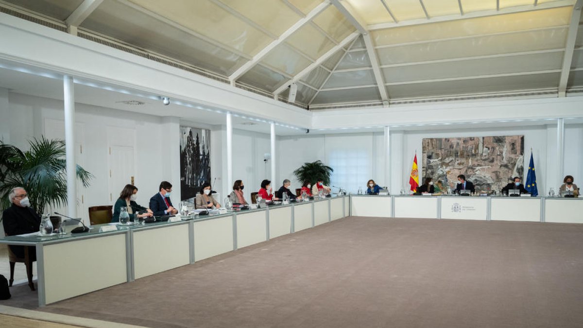 L'últim Consell de Ministres de Salvador Illa com a titular de Sanitat al Palau de la Moncloa.