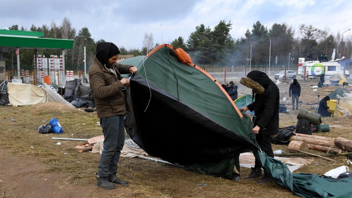 Un campamento de migrantes en la frontera entre Bielorrusia y Polonia.