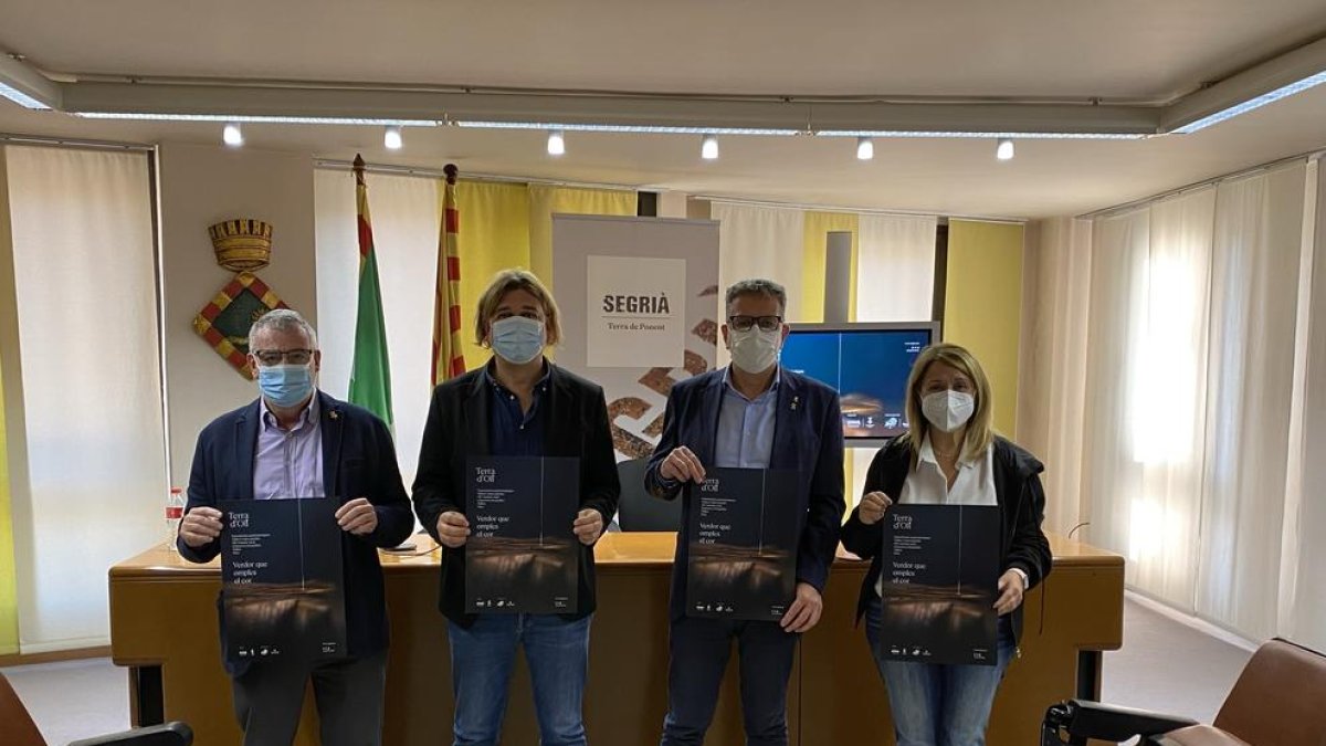 Huguet, Masot, Talarn y Pujol en la presentación de ‘Terra d’Or’.