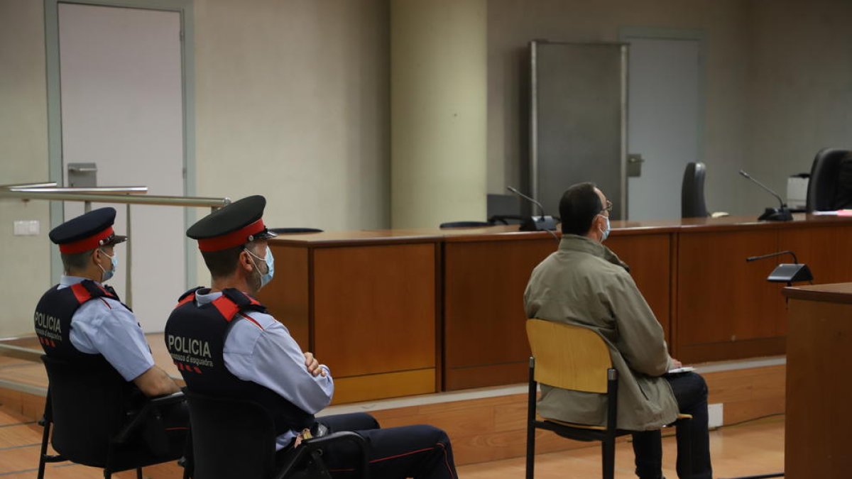 El acusado ayer durante la segunda sesión del juicio en la Audiencia Provincial de Lleida. 