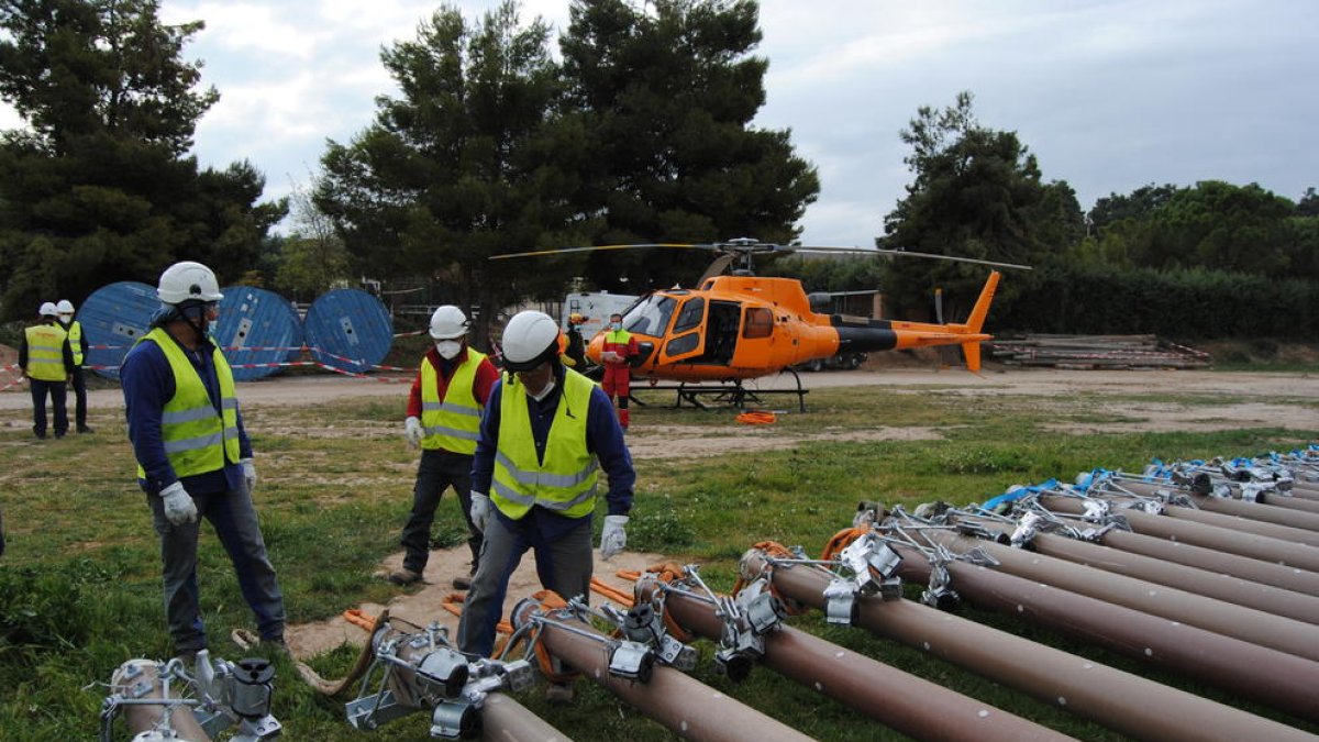 Endesa inició en abril trabajos para mejorar la red eléctrica en Les Garrigues.