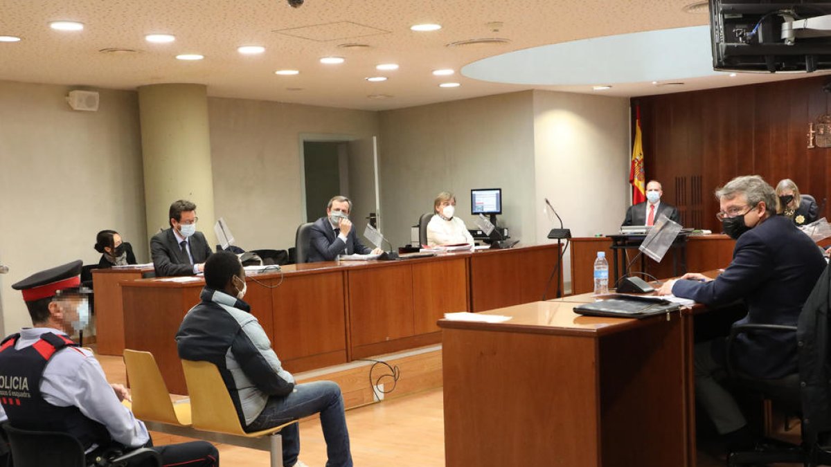 Vista del acusado durante el juicio celebrado ayer en la Audiencia. 