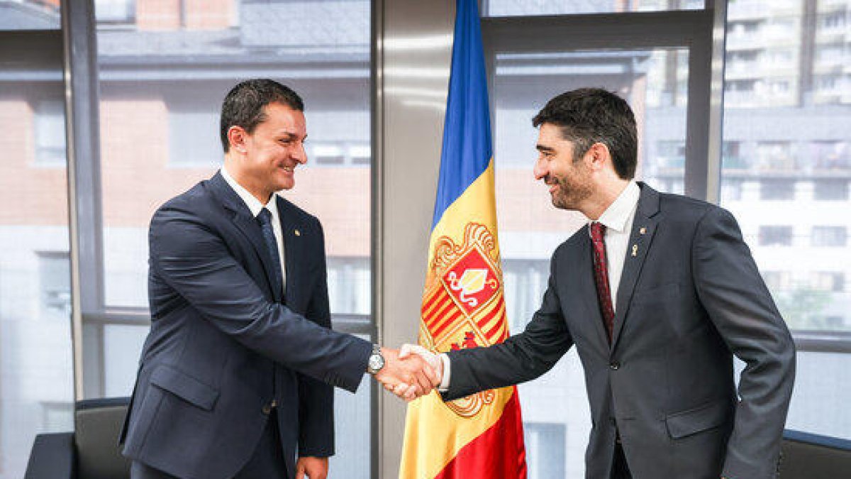 El vicepresident del Govern, Jordi Puigneró, i el ministre de la Presidència d'Andorra, Jordi Gallardo,