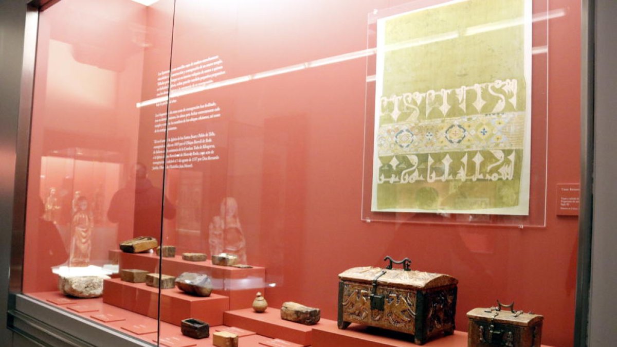 L'arqueta de Buira exposada ara al Museu de Barbastre.