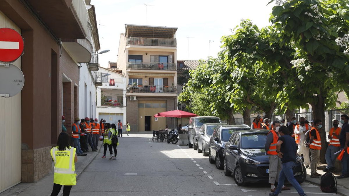 Cua de temporers per vacunar-se a Soses.