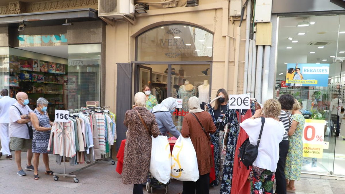 Una de las paradas instaladas ayer en el Eix Comercial.