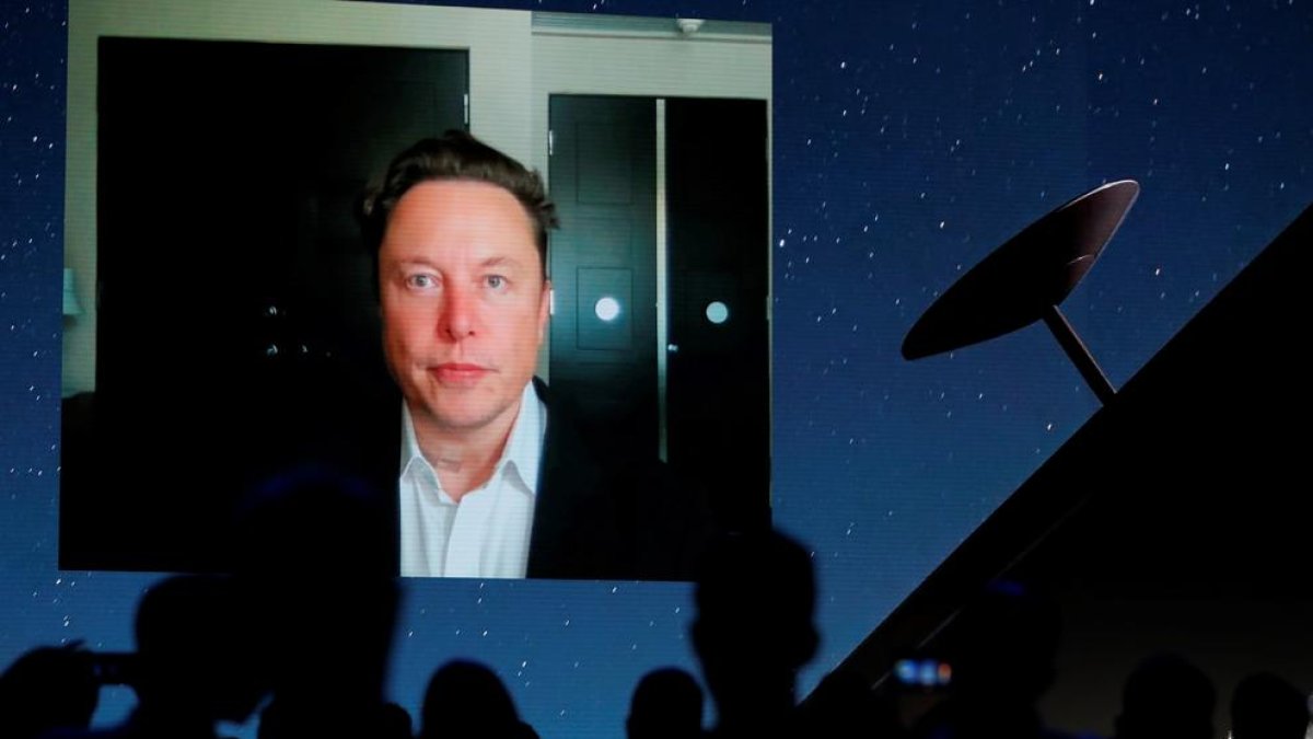 Elon Musk assegura ara que segueix compromès amb la compra de Twitter després d'anunciar que suspenia temporalment l'operació