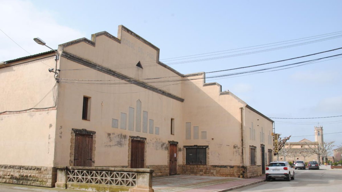 El edificio del Casal de El Poal. 