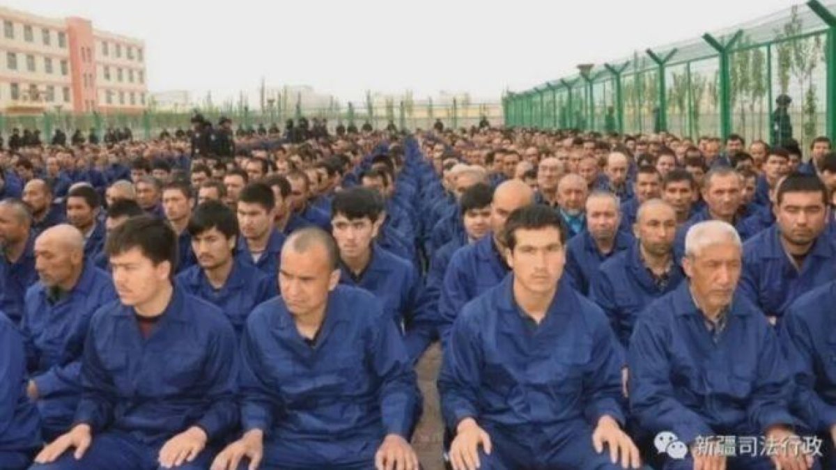 Los musulmanes de la etnia uigur son reeducados en Xinjiang.
