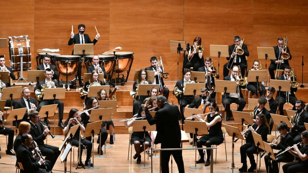 Un momento del concierto de la Banda Simfònica Unió Musical de Lleida de ayer en el Auditori.