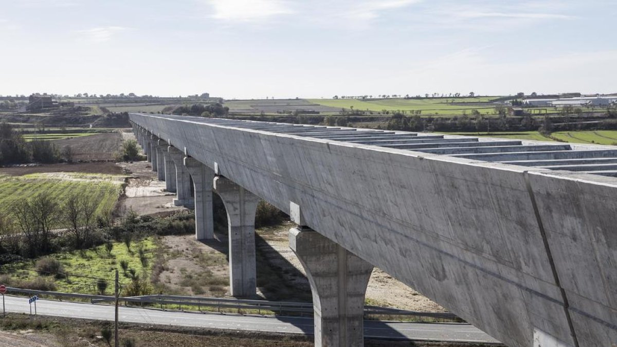 L’aqüeducte de Ratera, que connecta el canal Segarra-Garrigues amb la potabilitzadora de la Segarra.