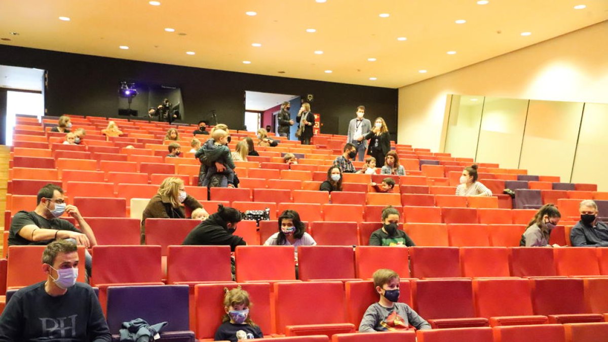 Público familiar ayer en una de las sesiones de Animac en la Llotja, con el aforo reducido autorizado.