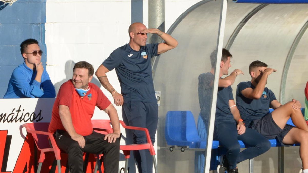 Gabri, entrenador del Lleida, durant un partit.