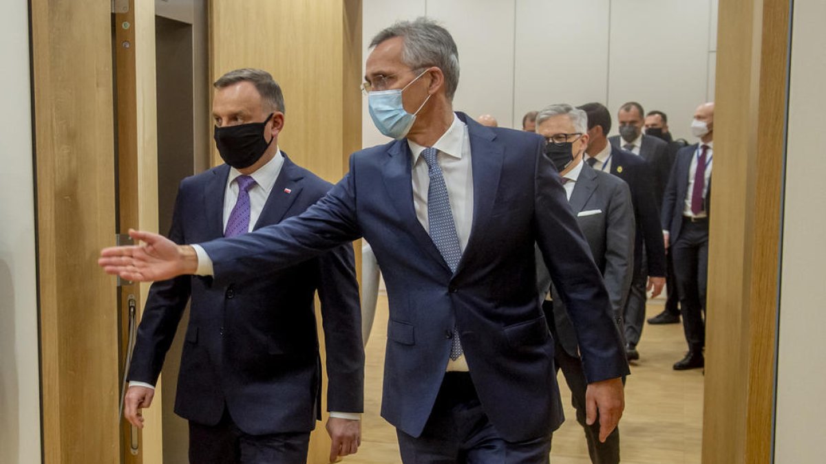 Jens Stoltenberg, ayer, con el presidente polaco, Andrzej Duda.