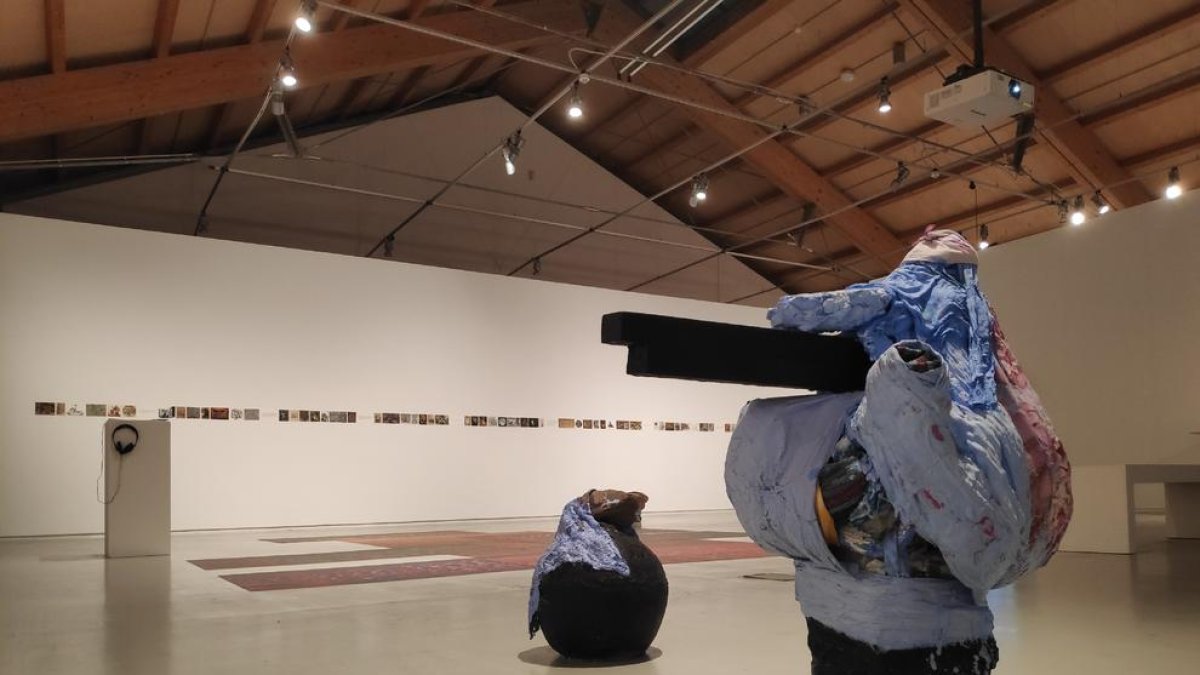 Una vista de l’exposició de la Biennal Cristòfol a la Panera de Lleida.