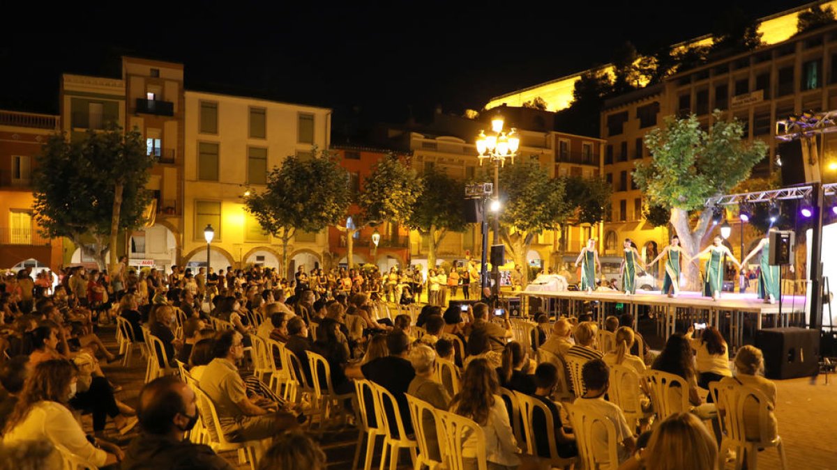 La celebració va començar a les 19.00 hores i es va prolongar fins a mitjanit.