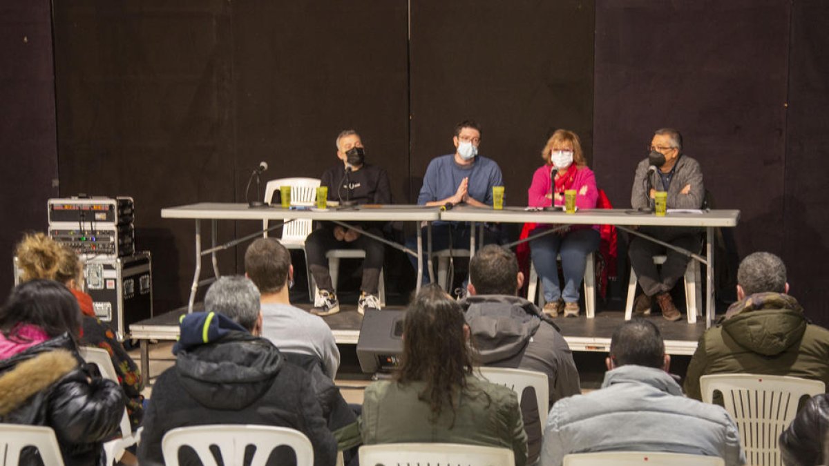 El debate organizado por La Soll tuvo lugar en el Espai MerCAT.