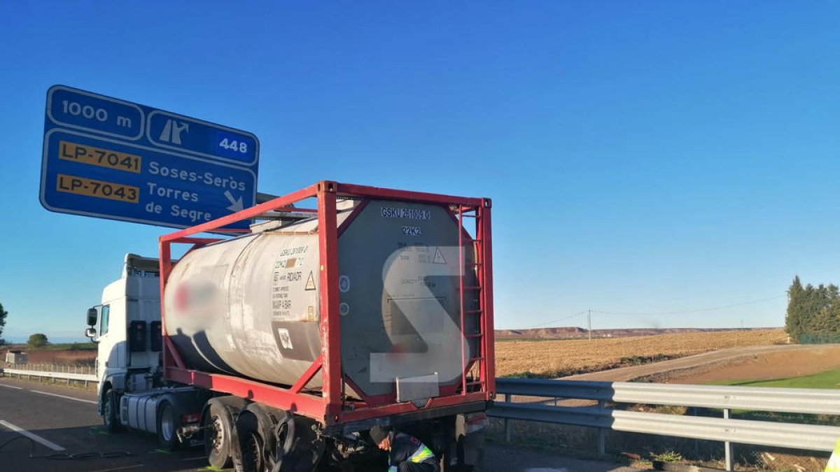 El camió implicat en l'accident mortal a Soses.