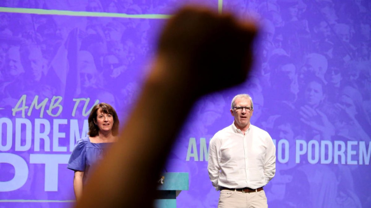 Acte ahir de l’ANC amb la presidenta, Elisensa Paluzie, i el vicepresident, David Fernández.