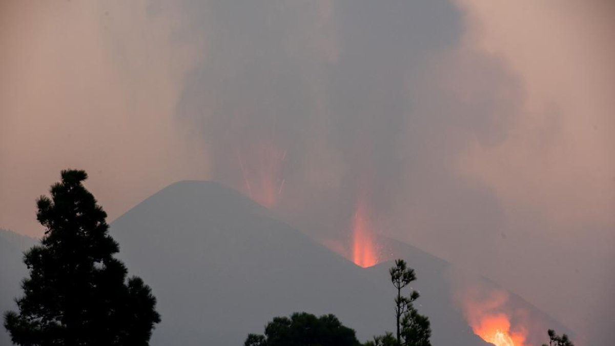Imatge de l’erupció de Cumbre Vieja, a La Palma.