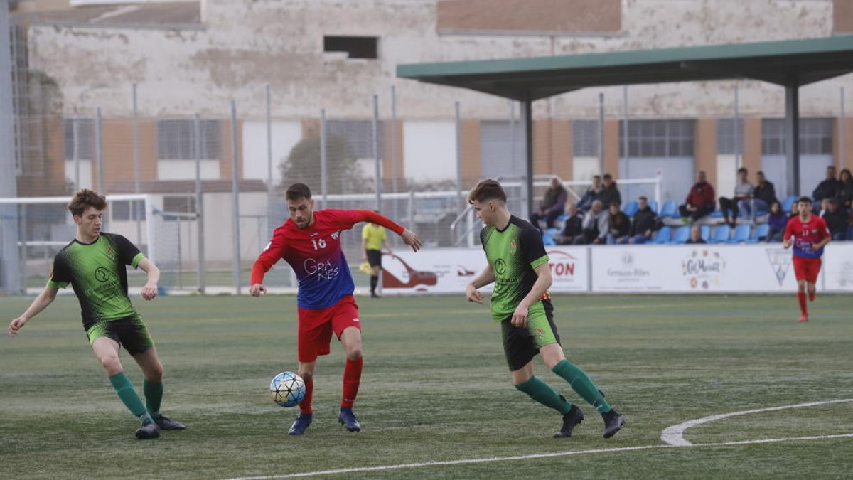 Un partido entre el Torrefarrera y el Cervera, de Segunda Catalana, la pasada temporada.