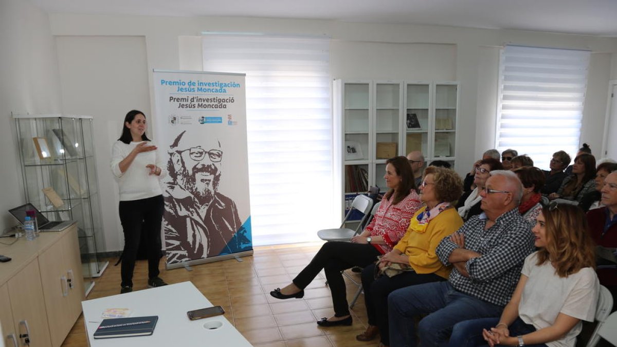 Laura Farré, una de les guanyadores, va presentar dissabte el treball.