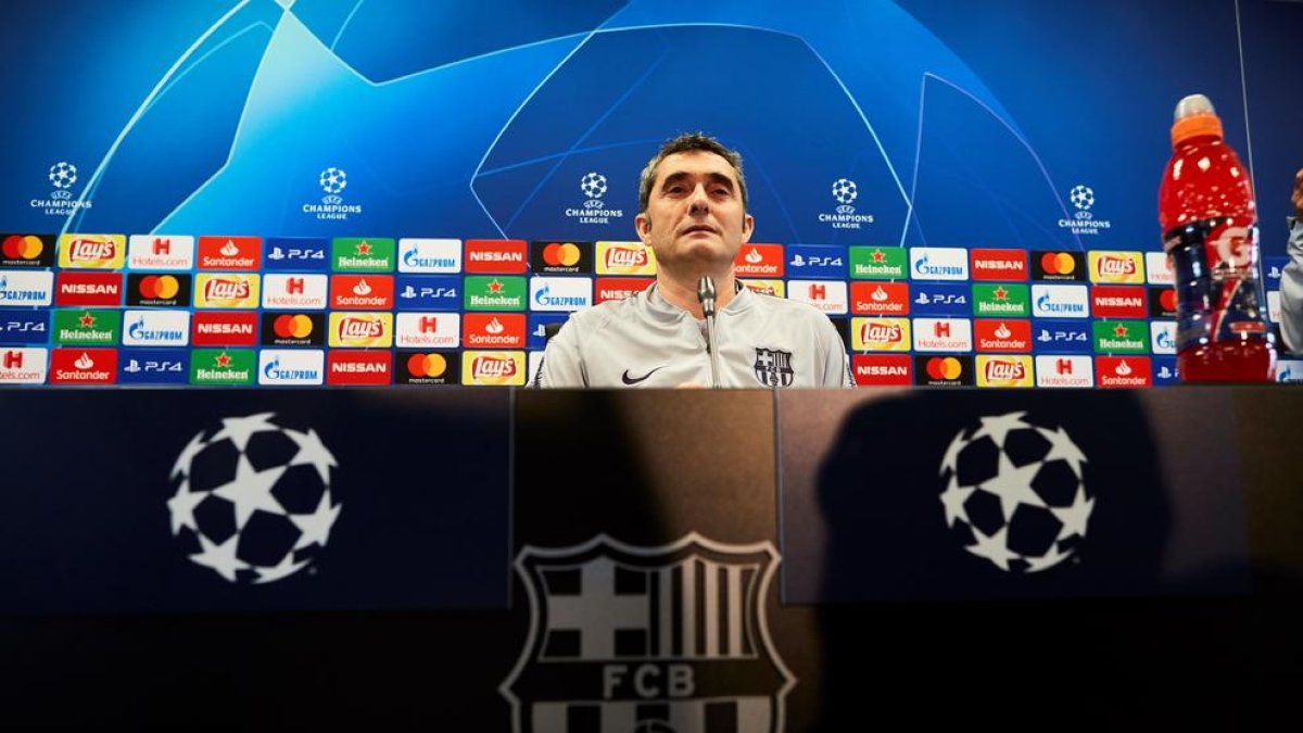 Ernesto Valverde durante la rueda de prensa previa al encuentro frente al Manchester United.