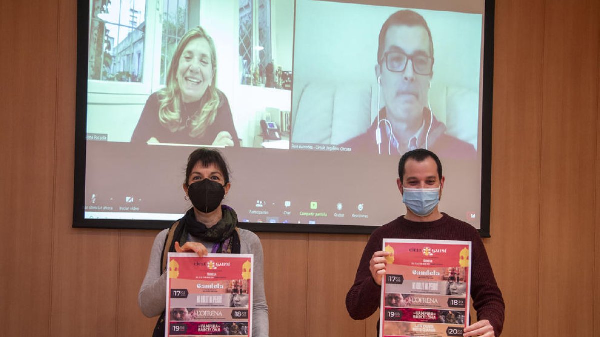 Los organizadores presentando el calendario de proyecciones nominadas a los Premis Gaudí.