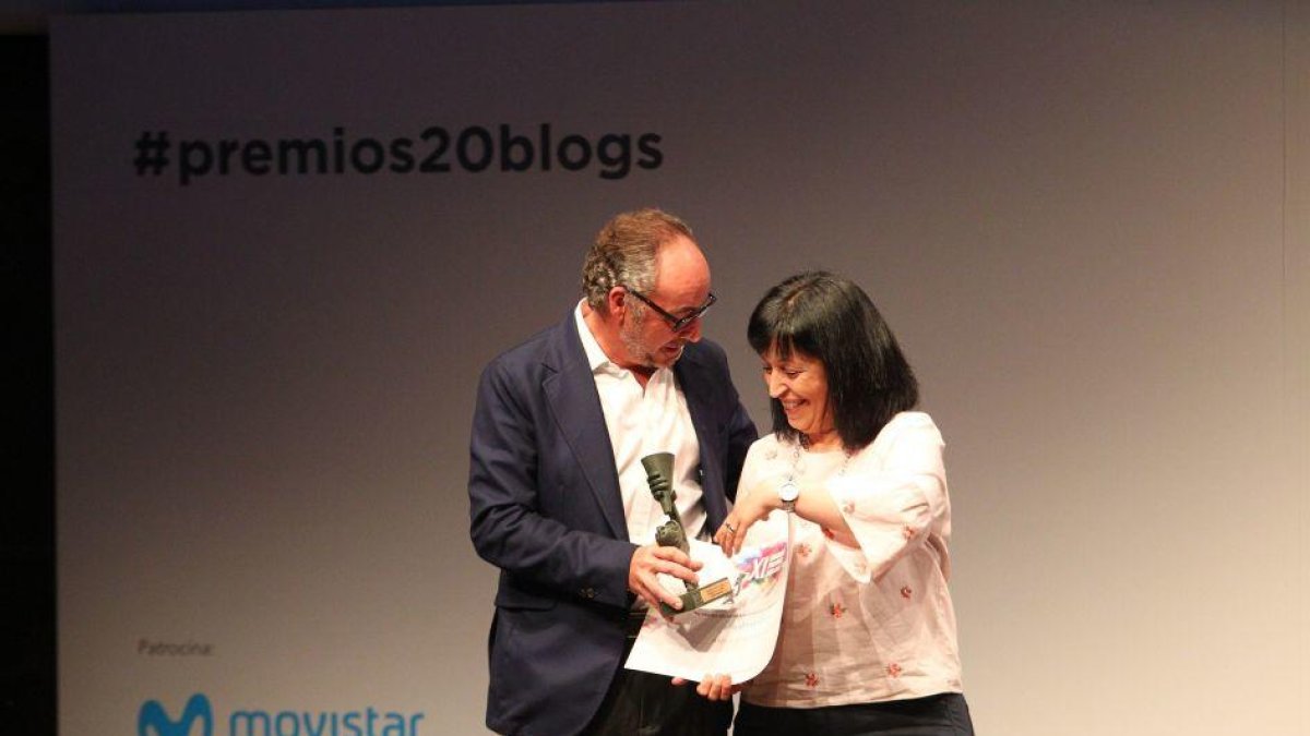 Anna Terés, en el momento que recogió el premio.