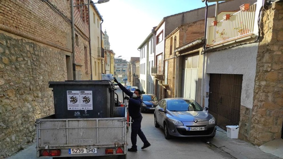 La Granadella estrenó ayer la recogida domiciliaria.