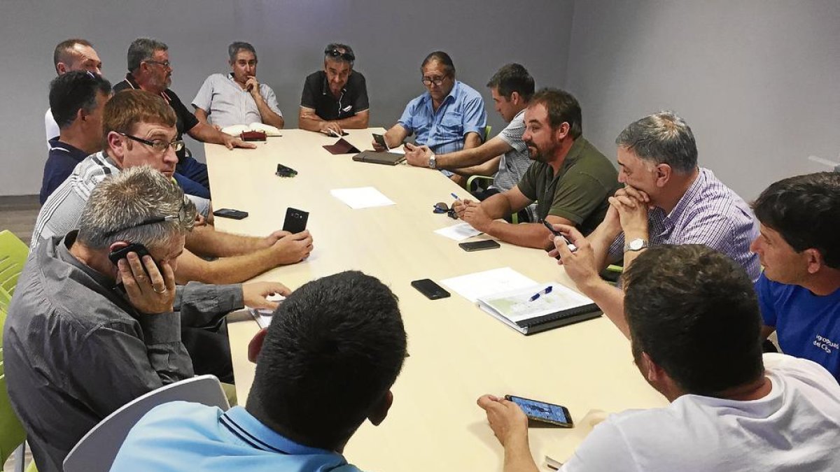 Un moment de la reunió celebrada ahir a Mercofraga.