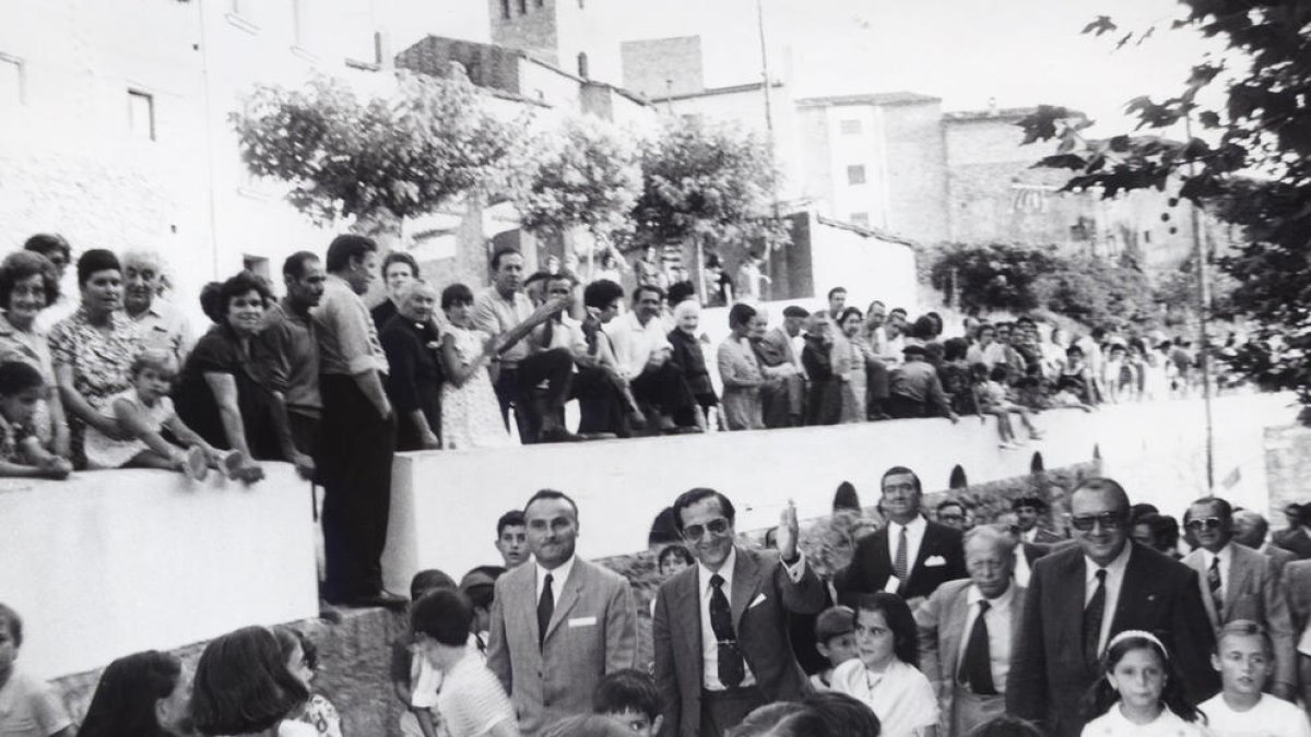 Solans, Calvo y Razquín, en el verano de 1973, en la inauguración de varios equipamientos en Isona. 