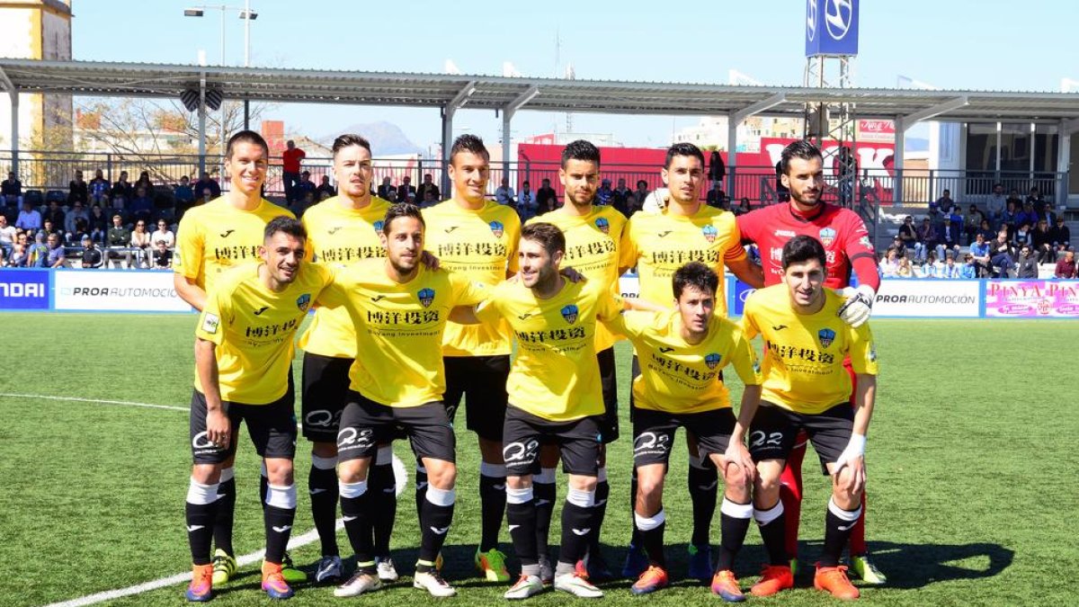 Formación inicial del Lleida en el partido que disputó el domingo en el campo del At. Balears.