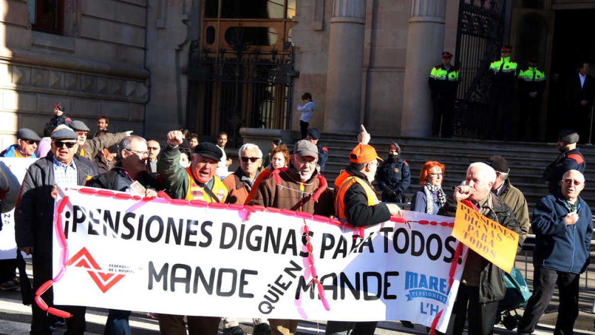 Imatge d’arxiu d’una protesta de pensionistes reclamant prestacions dignes.