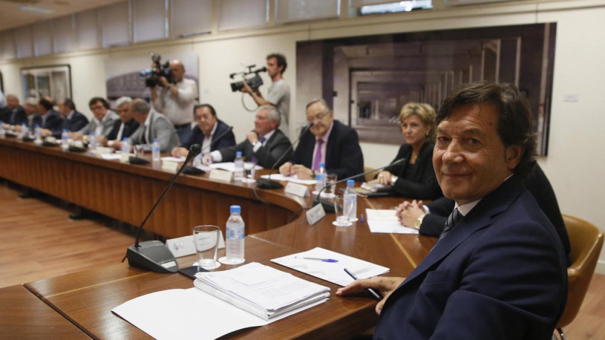 José Ramón Lete, ayer durante la reunión con las federaciones territoriales.