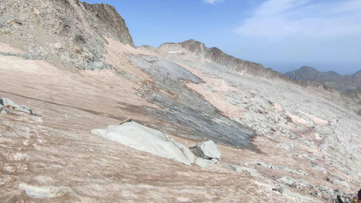 Imagen del estado actual del glaciar del Aneto.