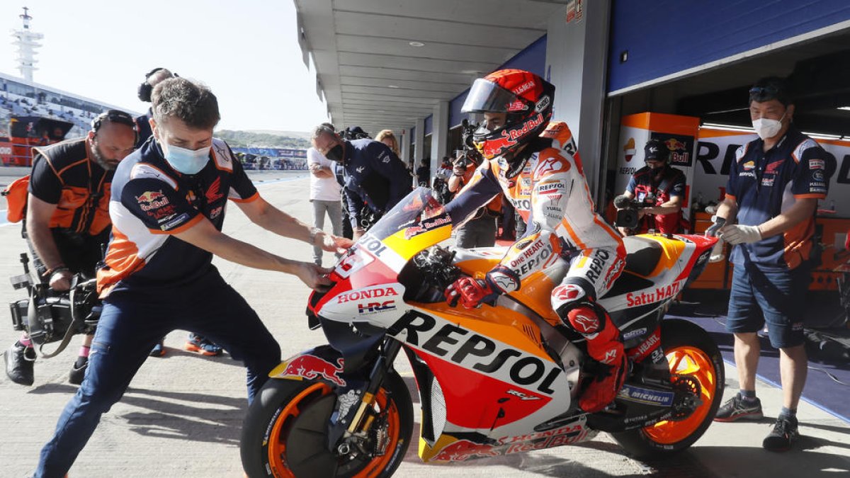 Marc Márquez, abans de sortir a pista ahir al circuit de Jerez.