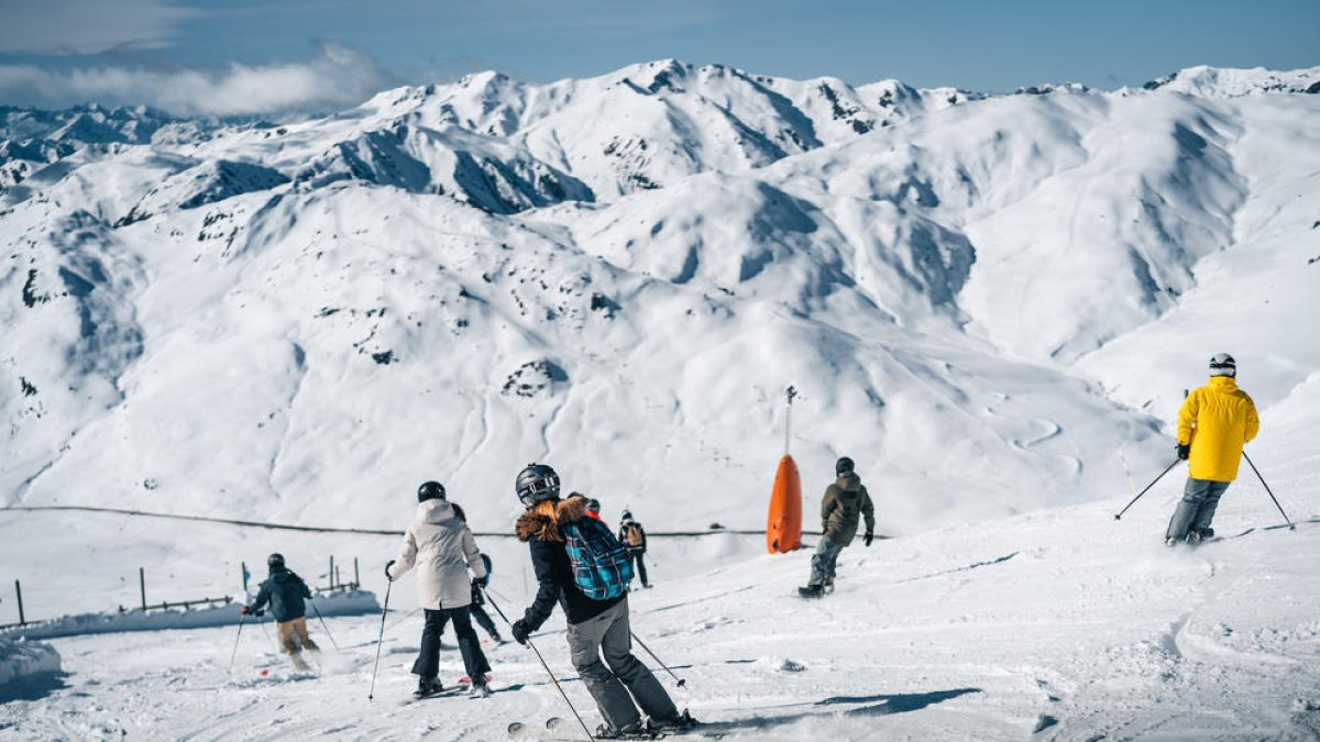 Esquiadors a les pistes de Baqueira Beret en una imatge d'arxiu.