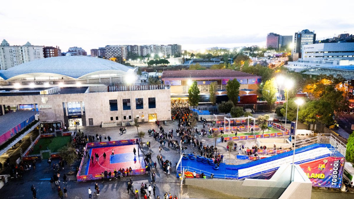 Una vista general de Barçaland, el parc de Nadal del club.