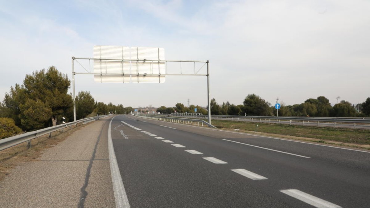 Els Mossos van caçar dormint el professor al quilòmetre 459 de l’A-2, en aquest tram d’Alpicat.