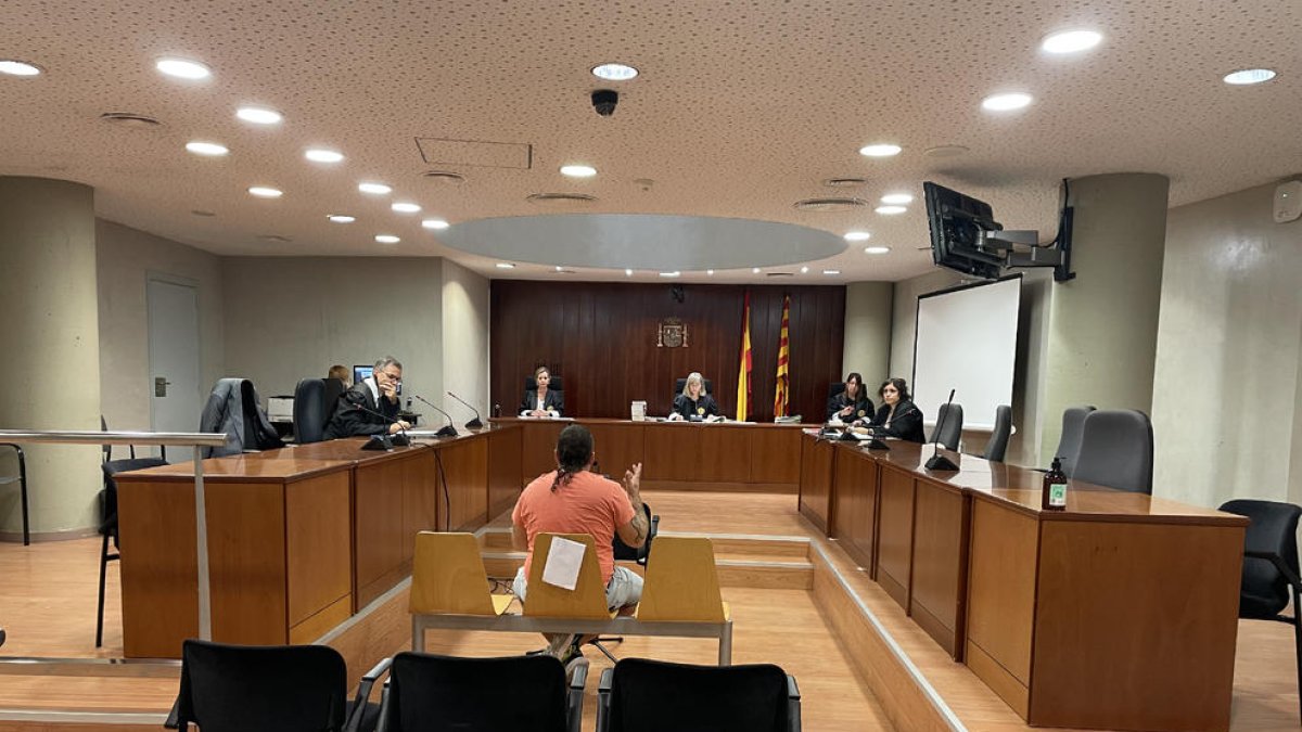 L'acusat, durant el judici a l'Audiència de Lleida.
