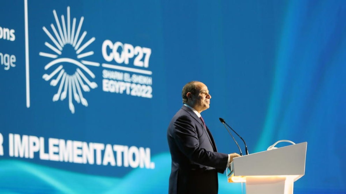 El president d'Egipte parla durant la inauguració de la COP27 a Sharm al-Sheikh.