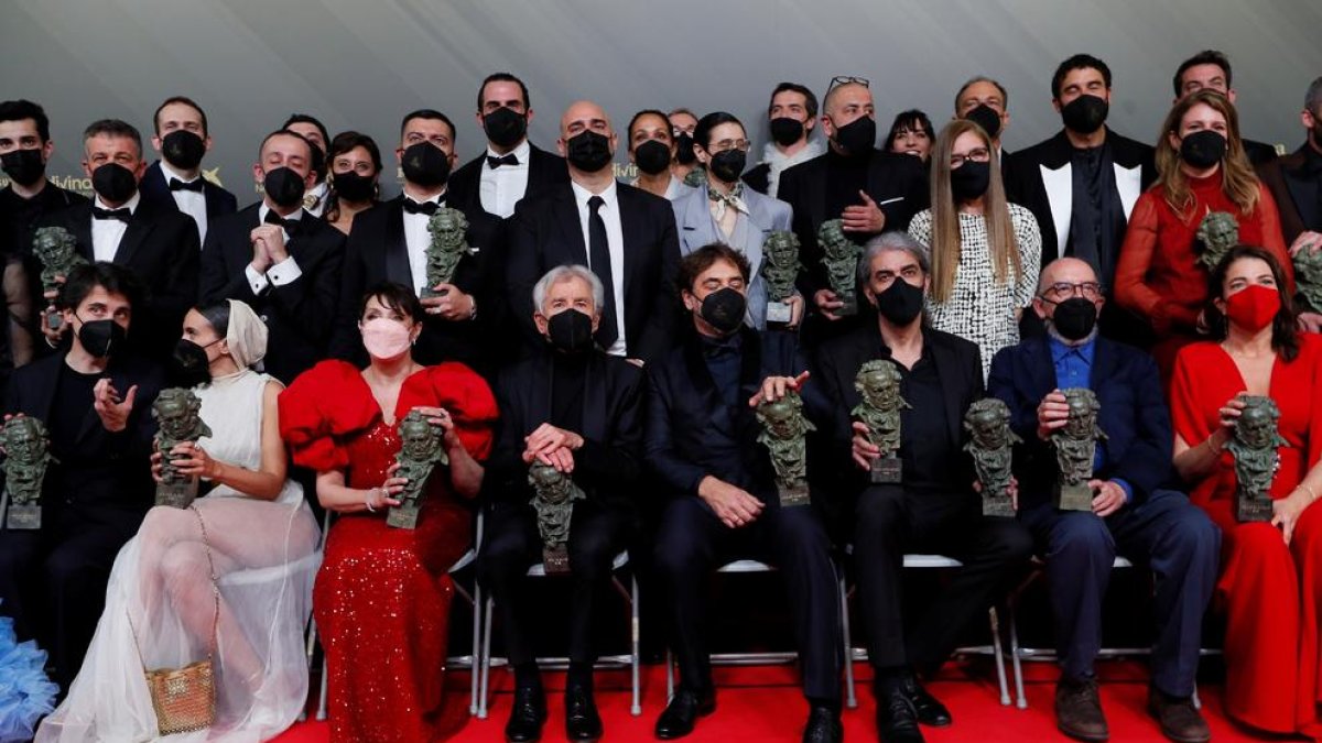 Foto de grup dels premiats en una gala que va tenir lloc a València.